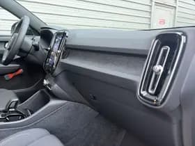 Volvo XC40 Single Motor Plus 69 kWh / Stoel- en stuurverwarming / Achteruitrijcamera / Elektrische achterklep / thumbnail 15