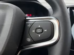 Volvo XC40 Single Motor Plus 69 kWh / Stoel- en stuurverwarming / Achteruitrijcamera / Elektrische achterklep / thumbnail 21