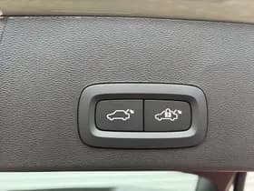 Volvo XC40 Single Motor Plus 69 kWh / Stoel- en stuurverwarming / Achteruitrijcamera / Elektrische achterklep / thumbnail 22