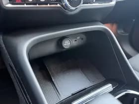 Volvo XC40 Single Motor Plus 69 kWh / Stoel- en stuurverwarming / Achteruitrijcamera / Elektrische achterklep / thumbnail 24