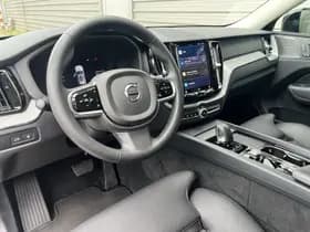 Volvo XC60 T8 Plug-in hybrid AWD Ultimate Dark / Luchtvering / Extra getint glas / 360 camera / Trekhaak semi-elektrisch / thumbnail 11