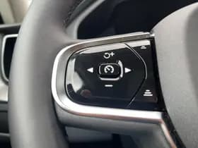 Volvo XC60 T8 Plug-in hybrid AWD Ultimate Dark / Luchtvering / Extra getint glas / 360 camera / Trekhaak semi-elektrisch / thumbnail 20