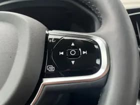 Volvo XC60 T8 Plug-in hybrid AWD Ultimate Dark / Luchtvering / Extra getint glas / 360 camera / Trekhaak semi-elektrisch / thumbnail 21