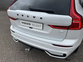Volvo XC60 T8 Plug-in hybrid AWD Ultimate Dark / Luchtvering / Extra getint glas / 360 camera / Trekhaak semi-elektrisch / thumbnail 23