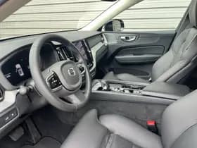 Volvo XC60 T8 Plug-in hybrid AWD Ultimate Dark / Luchtvering / Extra getint glas / 360 camera / Trekhaak semi-elektrisch / thumbnail 10