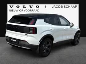 Volvo EX30 Cross Country Twin Motor Performance Ultra 69 kWh / Private lease vanaf 699,- / Cross Country Experience-pakket gratis ter waarde van €2775,- / thumbnail 2