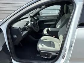 Volvo EX30 Cross Country Twin Motor Performance Ultra 69 kWh / Private lease vanaf 699,- / Cross Country Experience-pakket gratis ter waarde van €2775,- / thumbnail 8