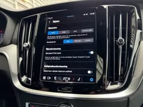 Volvo V60 T6 Plug-in hybrid AWD Plus Dark / Rondomzichtcamera / Elektr. inklapbare trekhaak / Harman/Kardon / thumbnail 29