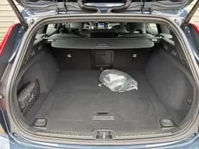 Volvo V60 T6 Plug-in hybrid AWD Plus Dark / Rondomzichtcamera / Elektr. inklapbare trekhaak / Harman/Kardon / thumbnail 7