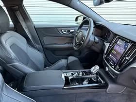 Volvo V60 2.0 T6 Plug-in hybrid AWD Plus Dark / 360° Camera / Blis / Harman Kardon Premium / thumbnail 17