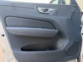 Volvo XC60 2.0 T6 Plug-in hybrid AWD Plus Dark / Panoramadak / elektr. stoelen met geheugen / trekhaak / thumbnail 18