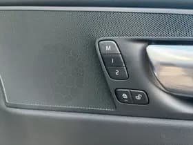 Volvo XC60 2.0 T6 Plug-in hybrid AWD Plus Dark / Panoramadak / elektr. stoelen met geheugen / trekhaak / thumbnail 24