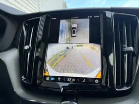 Volvo XC60 2.0 T6 Plug-in hybrid AWD Plus Dark / Panoramadak / elektr. stoelen met geheugen / trekhaak / thumbnail 27