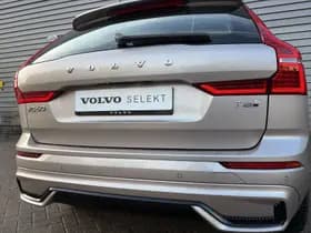 Volvo XC60 2.0 T6 Plug-in hybrid AWD Plus Dark / Panoramadak / elektr. stoelen met geheugen / trekhaak / thumbnail 5