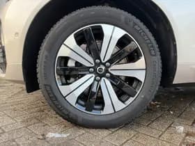 Volvo XC60 2.0 T6 Plug-in hybrid AWD Plus Dark / Panoramadak / elektr. stoelen met geheugen / trekhaak / thumbnail 6