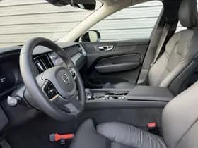 Volvo XC60 2.0 T6 Plug-in hybrid AWD Plus Dark / Panoramadak / elektr. stoelen met geheugen / trekhaak / thumbnail 10