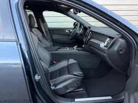 Volvo XC60 2.0 T6 Plug-in hybrid AWD Plus Black Edition / Nieuw uit voorraad / 21" Glossy Black / head-up display / elektrisch glazen panorama-dak / thumbnail 14