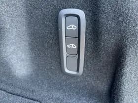 Volvo XC60 2.0 T6 Plug-in hybrid AWD Plus Black Edition / Nieuw uit voorraad / 21" Glossy Black / head-up display / elektrisch glazen panorama-dak / thumbnail 22