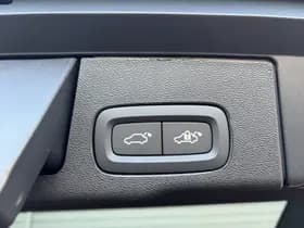 Volvo XC60 2.0 T6 Plug-in hybrid AWD Plus Black Edition / Nieuw uit voorraad / 21" Glossy Black / head-up display / elektrisch glazen panorama-dak / thumbnail 23