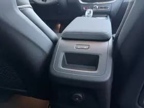 Volvo XC60 2.0 T6 Plug-in hybrid AWD Plus Black Edition / Nieuw uit voorraad / 21" Glossy Black / head-up display / elektrisch glazen panorama-dak / thumbnail 24