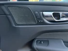 Volvo XC60 2.0 T6 Plug-in hybrid AWD Plus Black Edition / Nieuw uit voorraad / 21" Glossy Black / head-up display / elektrisch glazen panorama-dak / thumbnail 25