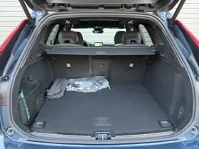 Volvo XC60 2.0 T6 Plug-in hybrid AWD Plus Black Edition / Nieuw uit voorraad / 21" Glossy Black / head-up display / elektrisch glazen panorama-dak / thumbnail 7