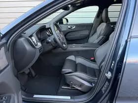 Volvo XC60 2.0 T6 Plug-in hybrid AWD Plus Black Edition / Nieuw uit voorraad / 21" Glossy Black / head-up display / elektrisch glazen panorama-dak / thumbnail 8