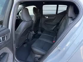 Volvo EX40 Extended Range Ultra Black Ed. / panoramadak / Rondomzichtcamera / Harman/Kardon / Stuur- en stoelverwarming / thumbnail 12