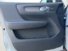 Volvo EX40 Extended Range Ultra Black Ed. / panoramadak / Rondomzichtcamera / Harman/Kardon / Stuur- en stoelverwarming / thumbnail 18