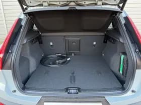 Volvo EX40 Extended Range Ultra Black Ed. / panoramadak / Rondomzichtcamera / Harman/Kardon / Stuur- en stoelverwarming / thumbnail 7