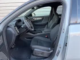 Volvo EX40 Extended Range Ultra Black Ed. / panoramadak / Rondomzichtcamera / Harman/Kardon / Stuur- en stoelverwarming / thumbnail 8