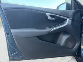 Volvo V40 2.0 D2 Nordic+ / LED koplampen / Trekhaak / Achteruitrijcamera / Stoelverwarming / thumbnail 18