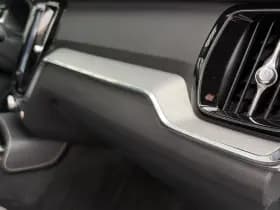 Volvo V60 2.0 T8 Plug-in hybrid AWD Plus Dark / Speciale samenstelling / 19" Velgen Black / B&W audio / Exterieur Styling Kit / thumbnail 17