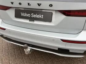 Volvo V60 2.0 T8 Plug-in hybrid AWD Plus Dark / Speciale samenstelling / 19" Velgen Black / B&W audio / Exterieur Styling Kit / thumbnail 24