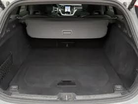 Volvo V60 2.0 T8 Plug-in hybrid AWD Plus Dark / Speciale samenstelling / 19" Velgen Black / B&W audio / Exterieur Styling Kit / thumbnail 9