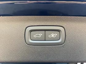 Volvo XC90 T8 Plug-in hybrid AWD Ultra Dark / Gelaagde zijruit(en) / B&W Audio / 22" Velgen / Luchtvering / thumbnail 22