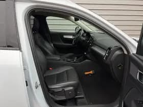 Volvo XC40 1.5 T3 Momentum Pro / Panoramdak / Lederen bekleding / 19" Velgen / thumbnail 14