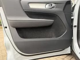 Volvo XC40 1.5 T3 Momentum Pro / Panoramdak / Lederen bekleding / 19" Velgen / thumbnail 18