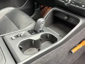 Volvo XC40 1.5 T3 Momentum Pro / Panoramdak / Lederen bekleding / 19" Velgen / thumbnail 24