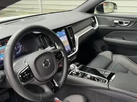 Volvo V60 T6 Plug-in hybrid AWD Plus Dark / I Love Sweden uitvoering / Exterieur Styling kit / 19" Velgen / Sport stoelen / thumbnail 12