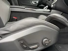 Volvo V60 T6 Plug-in hybrid AWD Plus Dark / I Love Sweden uitvoering / Exterieur Styling kit / 19" Velgen / Sport stoelen / thumbnail 27