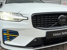Volvo V60 T6 Plug-in hybrid AWD Plus Dark / I Love Sweden uitvoering / Exterieur Styling kit / 19" Velgen / Sport stoelen / thumbnail 6