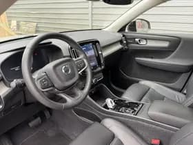 Volvo XC40 2.0 B4 Plus Dark / Panoramadak / Lederen bekleding / Trekhaak / Parkeerverwarming / thumbnail 11