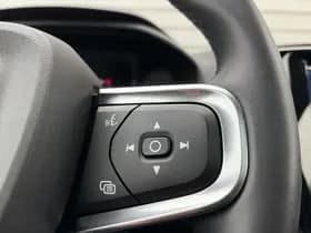 Volvo XC40 2.0 B4 Plus Dark / Panoramadak / Lederen bekleding / Trekhaak / Parkeerverwarming / thumbnail 21