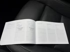 Volvo XC40 2.0 B4 Plus Dark / Panoramadak / Lederen bekleding / Trekhaak / Parkeerverwarming / thumbnail 30