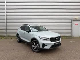 Volvo XC40 2.0 B4 Plus Dark / Panoramadak / Lederen bekleding / Trekhaak / Parkeerverwarming / thumbnail 31