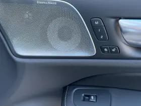 Volvo V60 T6 Plug-in hybrid AWD Ultra Dark / Massage / B&W audio / Stoelventilatie / Panoramadak / thumbnail 24