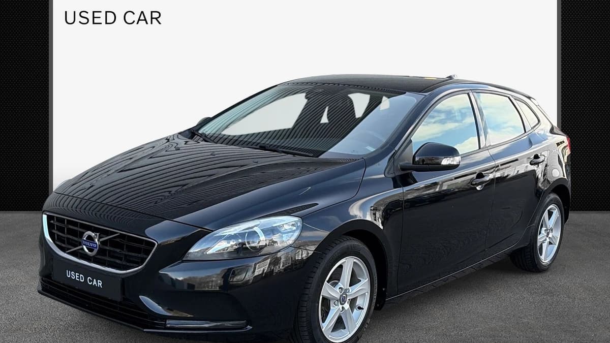 Volvo V40 1.6 T2 Summum / Xenon / 16" Velgen / Stoel verwarming / Voorruit verwarming / — foto 1