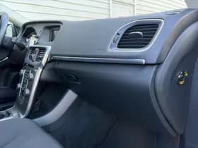 Volvo V40 1.6 T2 Summum / Xenon / 16" Velgen / Stoel verwarming / Voorruit verwarming / thumbnail 15