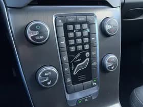 Volvo V40 1.6 T2 Summum / Xenon / 16" Velgen / Stoel verwarming / Voorruit verwarming / thumbnail 22